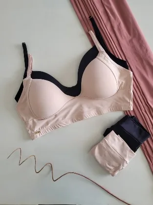 CONJUNTO EM MICROFIBRA COM CALCINHA E BOJO COM DECOTE MÉDIO